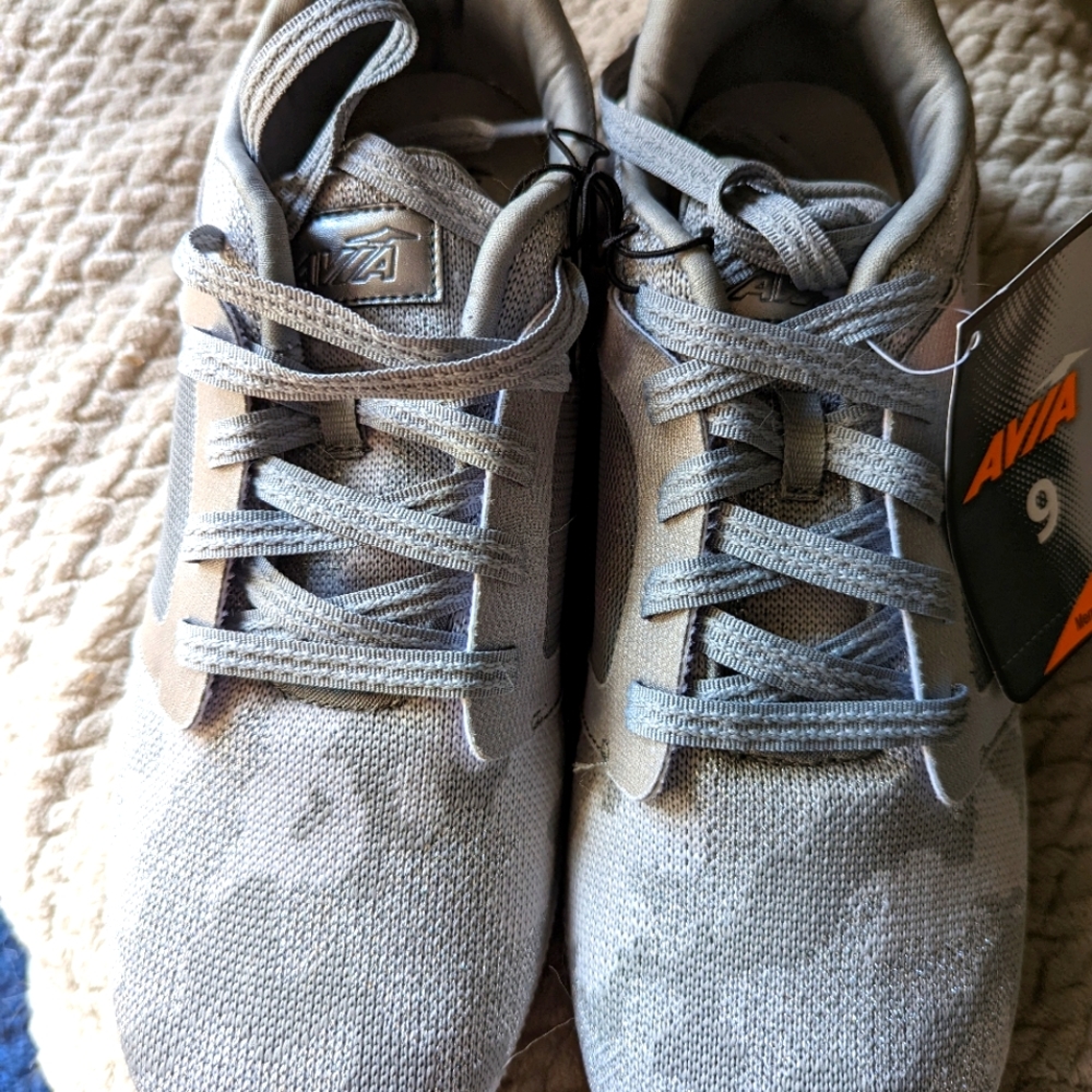 NWT Avia women's athletic shoes